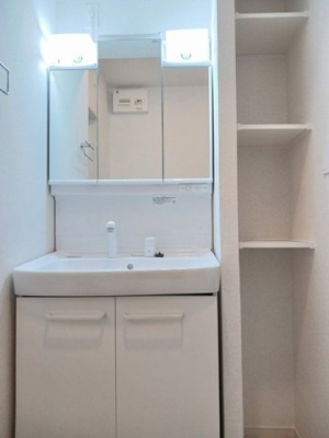 【洗面所】 | ルーベル北方Ⅳ | ゆったりとスペースのある洗面所