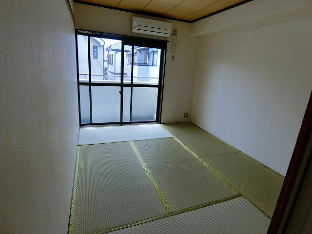 ヴィラ浜甲子園の和室