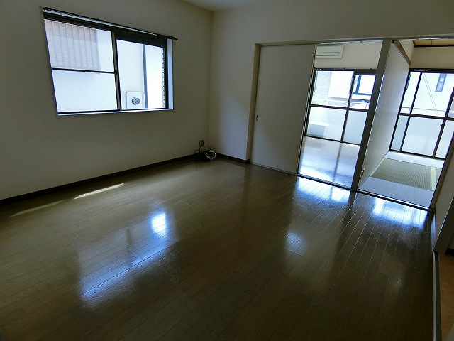 ヴィラ浜甲子園の居間・リビング