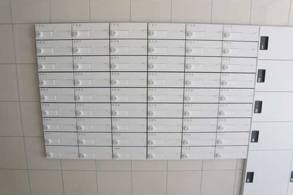 メイプル岩塚本通のエントランス