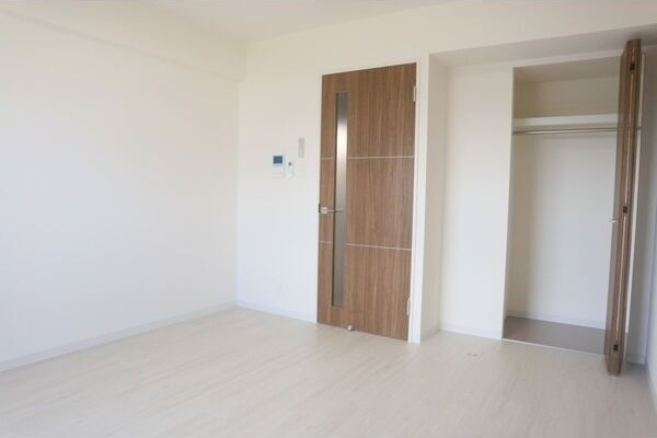 メイプル岩塚本通の居間・リビング