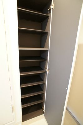 リブリ・グランドゥールの玄関