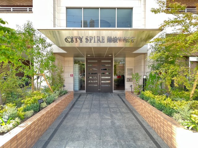 CITY SPIRE難波WESTのエントランス