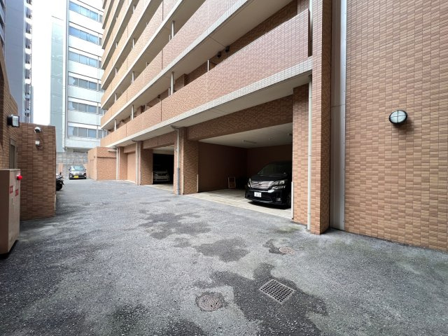 CITY SPIRE難波WESTの駐車場