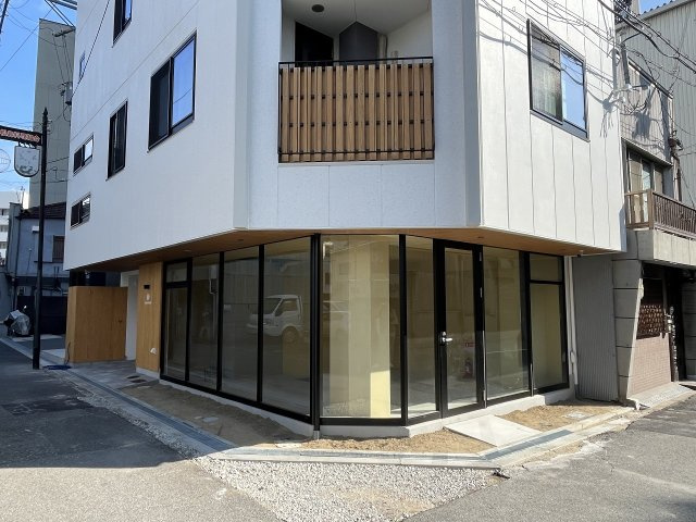 大阪市西区本田２丁目の店舗事務所の外観