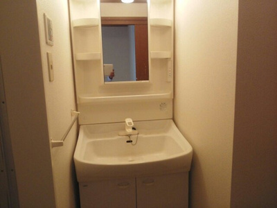 【洗面所】 | プラシード小坂Ｂ | ゆったりとスペースのある洗面所