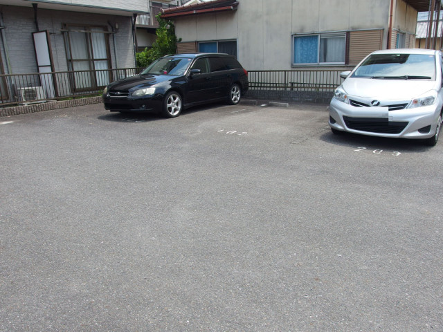 ポルチーニの駐車場