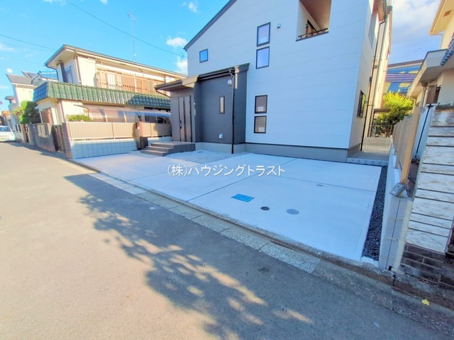 仲介手数料無料　LiveleGarden.S　所沢東狭山ケ丘第5期　全１棟の前面道路含む現地写真