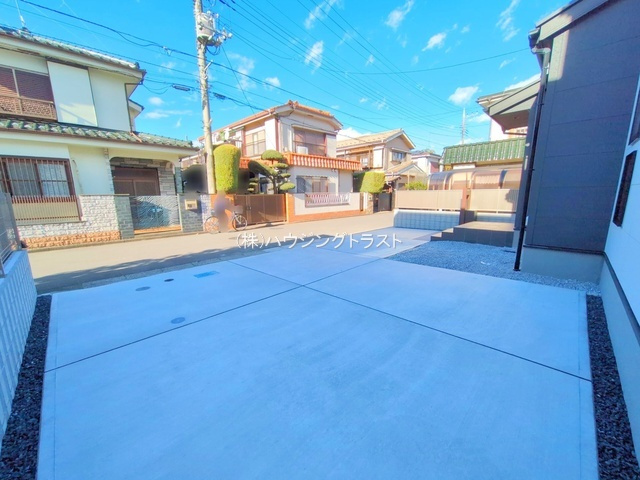 仲介手数料無料　LiveleGarden.S　所沢東狭山ケ丘第5期　全１棟の前面道路含む現地写真