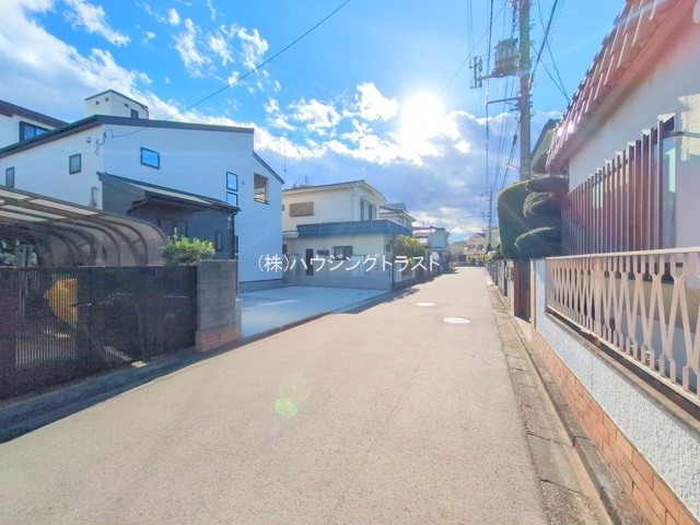 仲介手数料無料　LiveleGarden.S　所沢東狭山ケ丘第5期　全１棟の前面道路含む現地写真