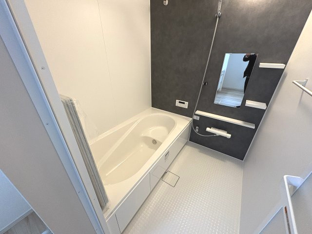 【浴室】 | 福岡市西区愛宕浜4丁目1期　1号棟（全3棟）【仲介手数料無料・0円】 | 現地写真。浴室です。