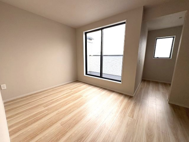 【寝室】 | 福岡市西区愛宕浜4丁目1期　1号棟（全3棟）【仲介手数料無料・0円】 | 現地写真。3階主寝室です。