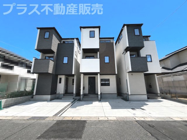 【外観】 | 福岡市西区愛宕浜4丁目1期　1号棟（全3棟）【仲介手数料無料・0円】 | 現地写真。プラス不動産販売なら、現場の全ての棟をまとめてご見学頂けます。