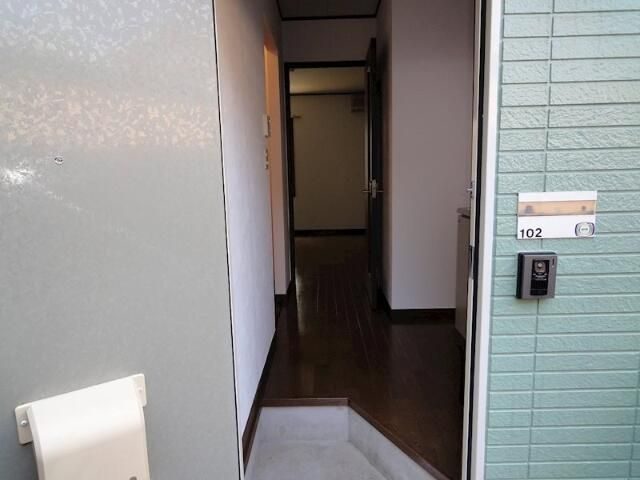 カーサヴェルデ（ＣＡＳＡ　ＶＥＲＤＥ）の玄関