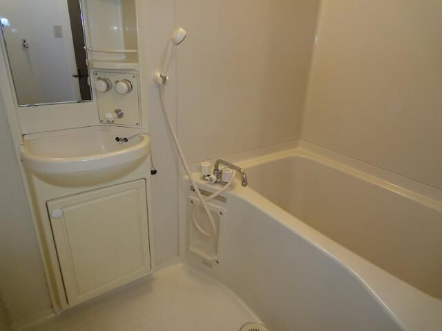 カーサヴェルデ（ＣＡＳＡ　ＶＥＲＤＥ）の浴室