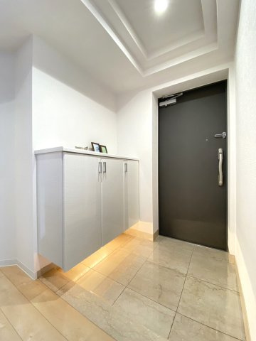 クリーンリバーフィネス山鼻中央の玄関