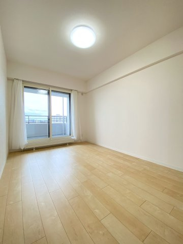 クリーンリバーフィネス山鼻中央の洋室