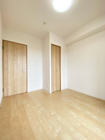 クリーンリバーフィネス山鼻中央の洋室