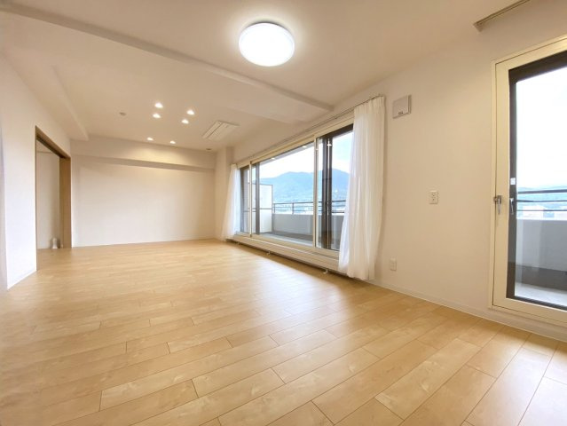 クリーンリバーフィネス山鼻中央の居間・リビング