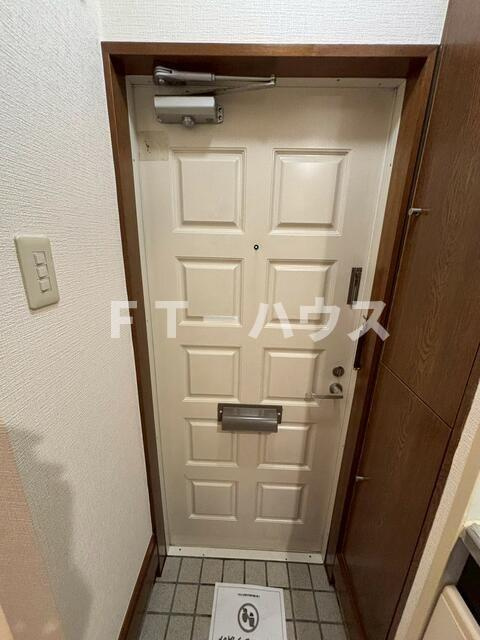 ＨＯＭＹＳの玄関