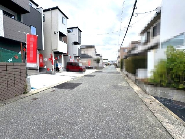 【その他】 | 福岡市西区愛宕浜4丁目1期　2号棟（全3棟）【仲介手数料無料・0円】 | 現地写真。前面道路です。