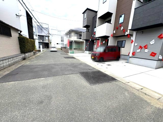 【その他】 | 福岡市西区愛宕浜4丁目1期　2号棟（全3棟）【仲介手数料無料・0円】 | 現地写真。前面道路です。