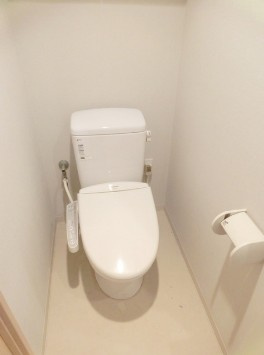 【トイレ】 | エスティメゾン中野富士見町 | 温水洗浄便座。