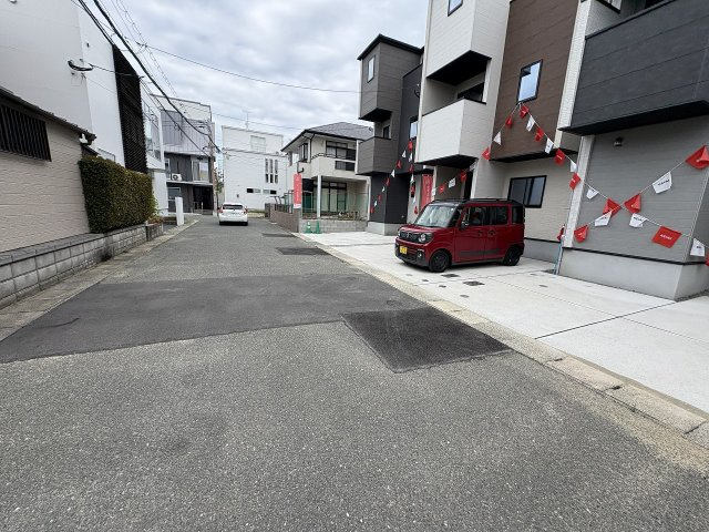 【その他】 | 福岡市西区愛宕浜4丁目1期　3号棟（全3棟）【仲介手数料無料・0円】 | 現地写真。前面道路です。