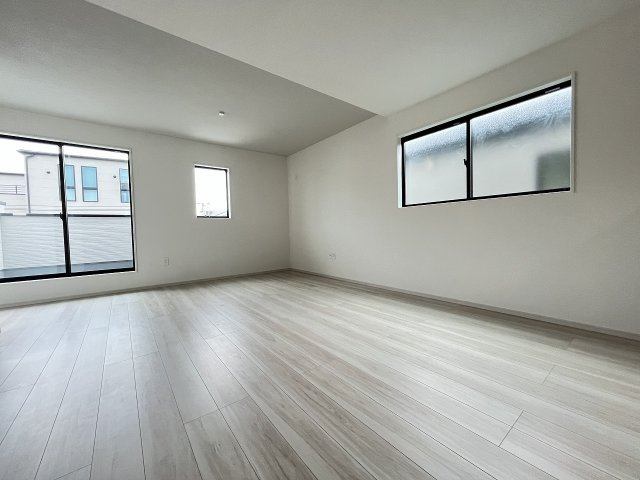 【内装】 | 福岡市西区愛宕浜4丁目1期　3号棟（全3棟）【仲介手数料無料・0円】 | 施工例。施工例は完成時と異なる場合があります。