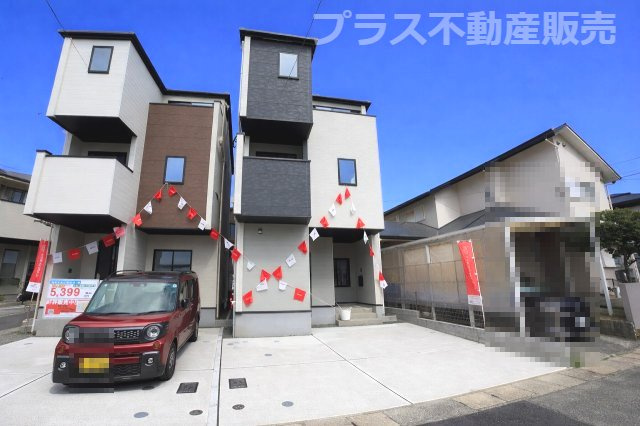 【外観】 | 福岡市西区愛宕浜4丁目1期　3号棟（全3棟）【仲介手数料無料・0円】 | 現地写真。プラス不動産販売なら、現場の全ての棟をまとめてご見学頂けます。