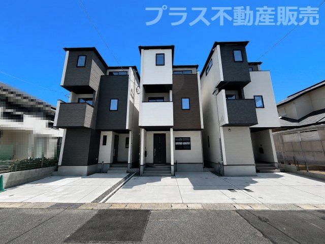 【外観】 | 福岡市西区愛宕浜4丁目1期　3号棟（全3棟）【仲介手数料無料・0円】 | 現地写真。プラス不動産販売なら、現場の全ての棟をまとめてご見学頂けます。