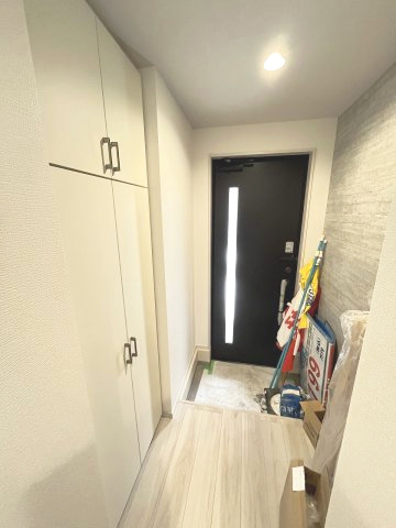 【玄関】 | 福岡市西区愛宕浜4丁目1期　3号棟（全3棟）【仲介手数料無料・0円】 | 現地写真。