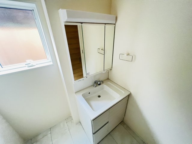 半田市板山町2丁目74『仲介手数料無料』新築戸建ての独立洗面台