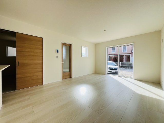 半田市板山町2丁目74『仲介手数料無料』新築戸建ての居間・リビング