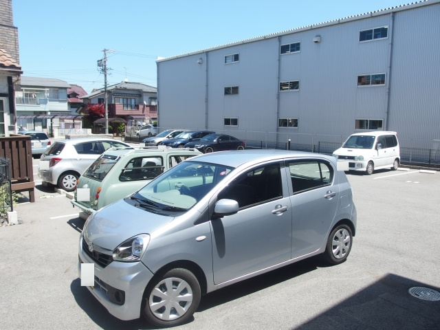 リーブルシャンブレット　Bの駐車場