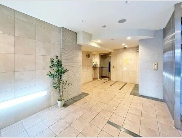 LUMINOUS新大阪(旧:S-FORT新大阪ravir)のロビー