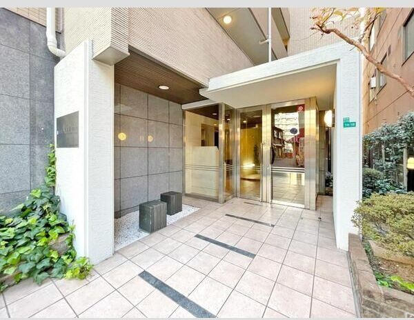 LUMINOUS新大阪(旧:S-FORT新大阪ravir)のエントランス