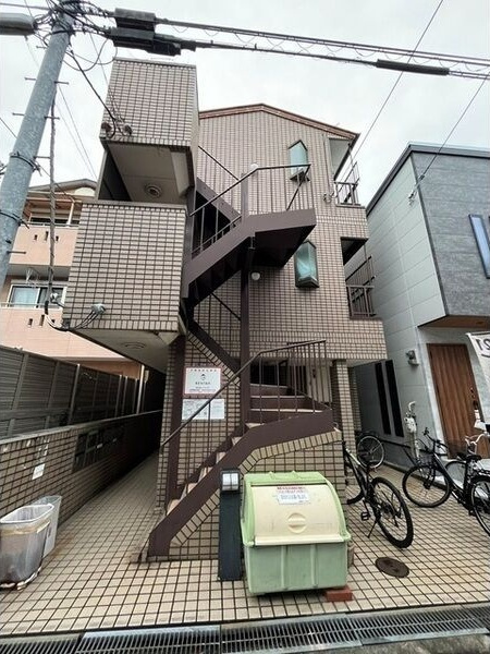 トマトハイツ菱屋西の外観
