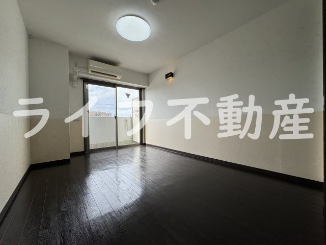 エグゼ大阪城東の居間・リビング|ゆったり過ごせる居間です