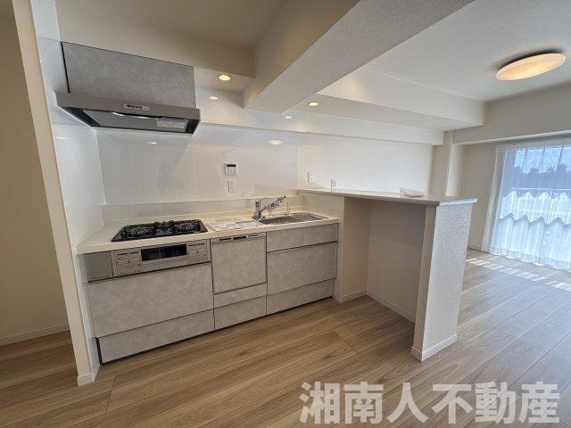 ココス八重咲のキッチン|コンパクトなキッチンで掃除もラクラク