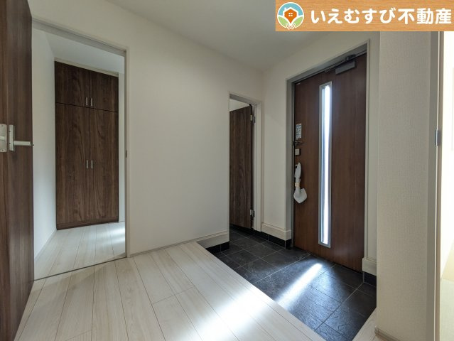 Livele Garden.S　行田矢場第4の玄関|玄関がいつも片づくシューズインクローゼット
たっぷり入る収納設備で玄関がすっきり綺麗に過ごせると快適ですよね♪