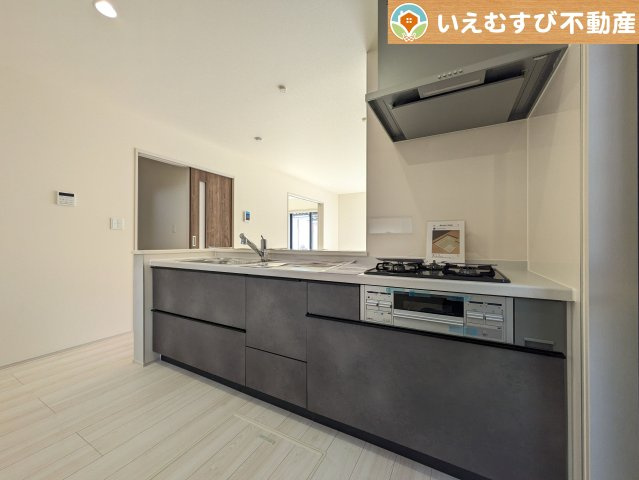 Livele Garden.S　行田矢場第4のキッチン|機能性収納性に溢れるキッチン。
収納もたっぷり付いていてすっきり片付く！毎日楽しくお料理が出来そうです！