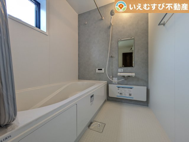 Livele Garden.S　行田矢場第4の浴室|クールなグレーが高級感を演出
おしゃれな雰囲気の浴室。ゆとりの空間で一日の疲れをしっかりリセット♪