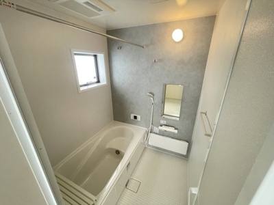 【浴室】 | 沖縄市園田（全2棟）2号棟 | 2号棟　浴室換気乾燥機付き♪