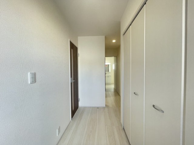 【玄関】 | 沖縄市園田（全2棟）2号棟 | 2号棟　十分な収納付き玄関♪