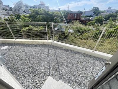 【その他】 | 沖縄市園田（全2棟）2号棟 | 2号棟　お勝手口外側♪