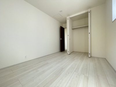 【洋室】 | 沖縄市園田（全2棟）2号棟 | 2号棟　洋室6.5帖＋CL付き♪