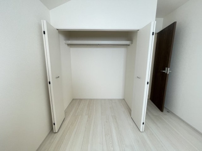 【収納】 | 沖縄市園田（全2棟）2号棟 | 2号棟　洋室5帖＋CL付き♪