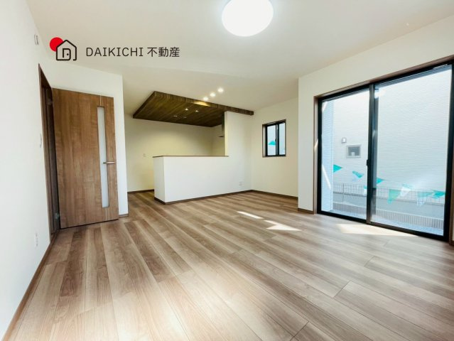 【居間・リビング】 | 桶川市上日出谷第13期　クライン　新築戸建　全2棟　1号棟