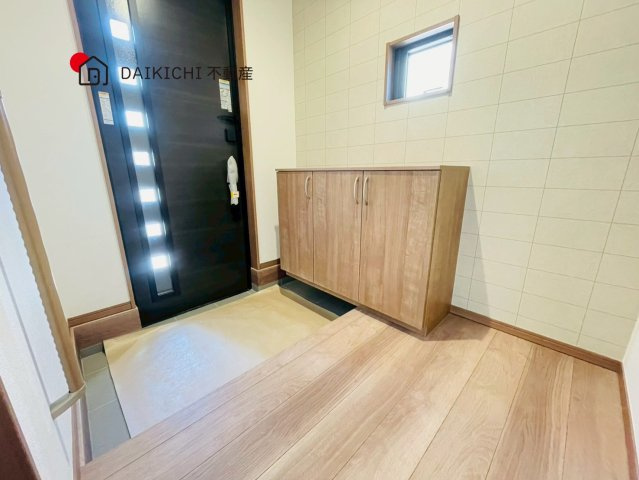 【玄関】 | 桶川市上日出谷第13期　クライン　新築戸建　全2棟　1号棟